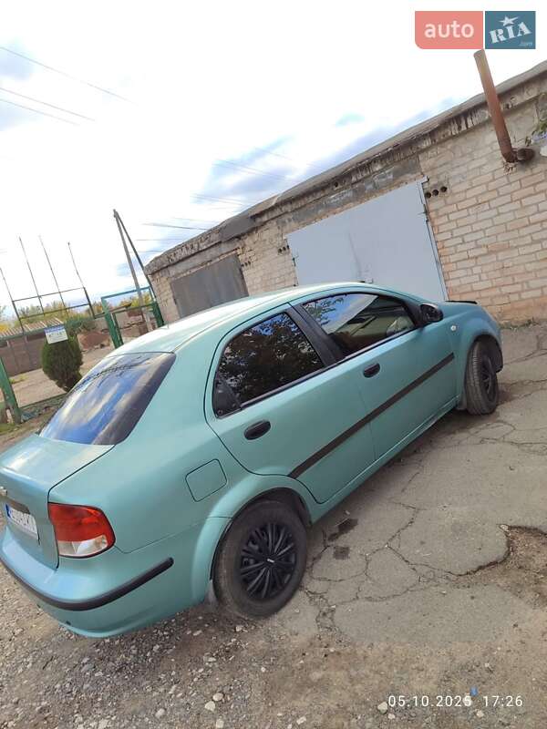 Седан Chevrolet Aveo 2006 в Кривому Розі