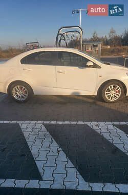 Седан Chevrolet Aveo 2012 в Виннице