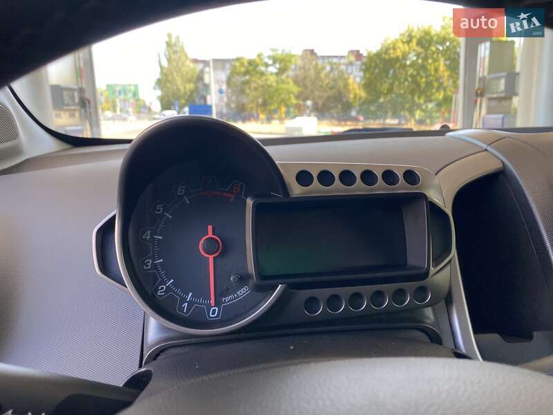 Хэтчбек Chevrolet Aveo 2012 в Николаеве фото 17 Хэтчбек Chevrolet Aveo 2012 в Николаеве