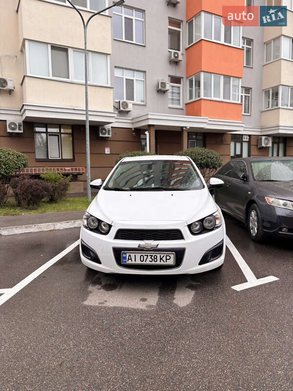 Хетчбек Chevrolet Aveo 2012 в Києві