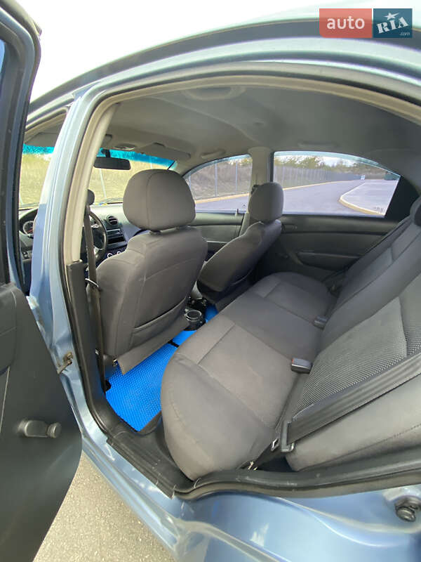 Седан Chevrolet Aveo 2006 в Запорожье