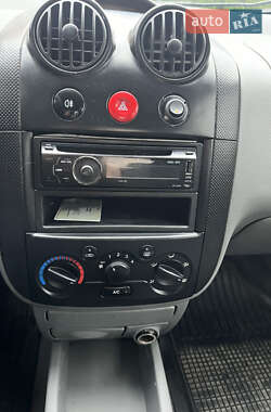 Седан Chevrolet Aveo 2005 в 