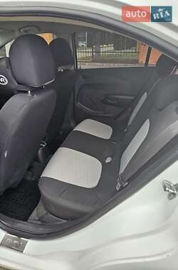 Седан Chevrolet Aveo 2012 в Овручі