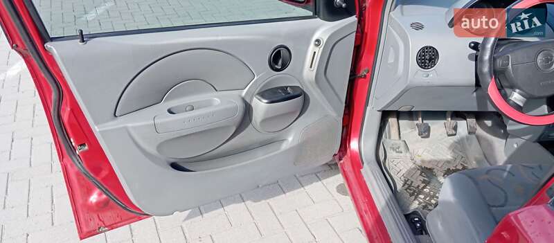 Седан Chevrolet Aveo 2005 в Запорожье
