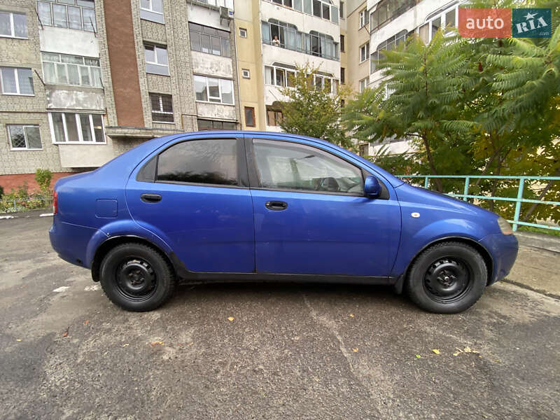 Седан Chevrolet Aveo 2005 в Львові