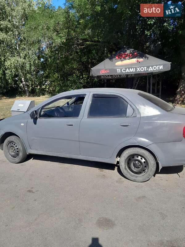 Седан Chevrolet Aveo 2005 в Львове