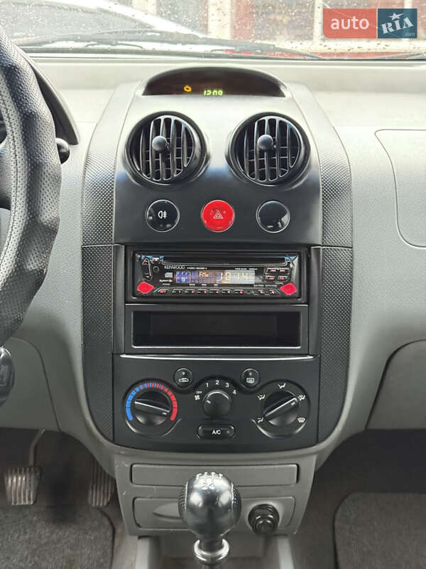 Хетчбек Chevrolet Aveo 2005 в Сумах