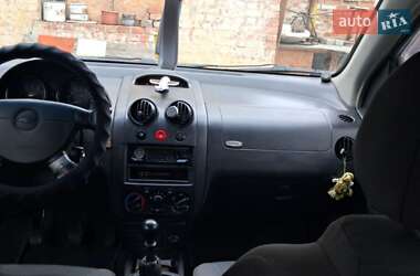 Хетчбек Chevrolet Aveo 2006 в  фото 2 Хетчбек Chevrolet Aveo 2006 в