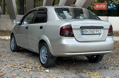 Седан Chevrolet Aveo 2005 в 