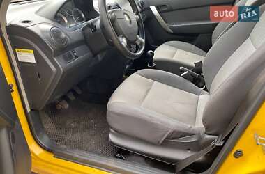 Хэтчбек Chevrolet Aveo 2008 в  фото 30 Хэтчбек Chevrolet Aveo 2008 в