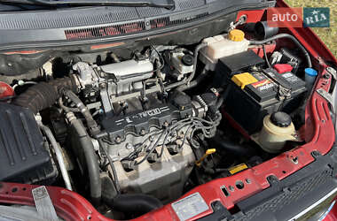 Седан Chevrolet Aveo 2006 в  фото 2 Седан Chevrolet Aveo 2006 в