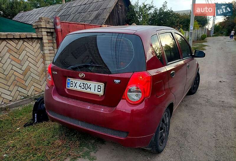 Хетчбек Chevrolet Aveo 2012 в Дніпрі