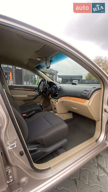 Седан Chevrolet Aveo 2008 в Тернополе