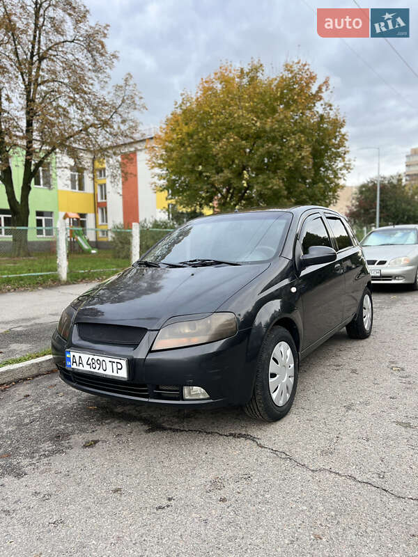 Хэтчбек Chevrolet Aveo 2007 в 