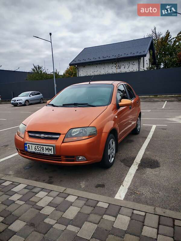 Седан Chevrolet Aveo 2005 в Киеве