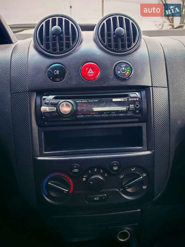 Седан Chevrolet Aveo 2005 в Киеве