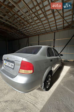 Седан Chevrolet Aveo 2004 в  фото 4 Седан Chevrolet Aveo 2004 в