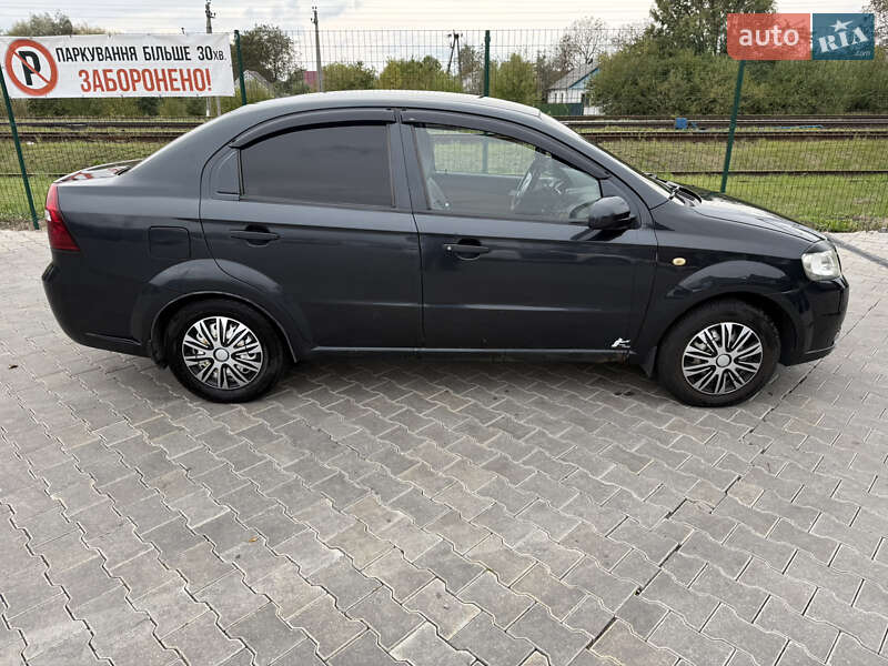 Седан Chevrolet Aveo 2006 в Звягелі