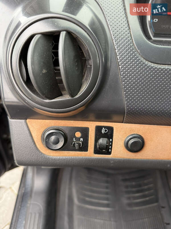 Седан Chevrolet Aveo 2006 в Звягелі