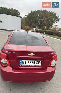 Седан Chevrolet Aveo 2014 в  фото 7 Седан Chevrolet Aveo 2014 в