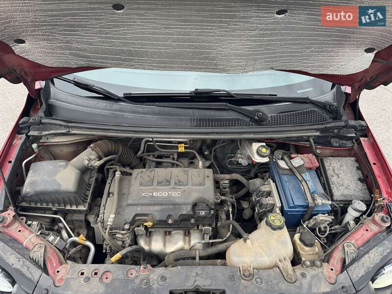Седан Chevrolet Aveo 2014 в Полтаве
