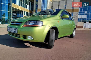 Хэтчбек Chevrolet Aveo 2004 в  фото 3 Хэтчбек Chevrolet Aveo 2004 в