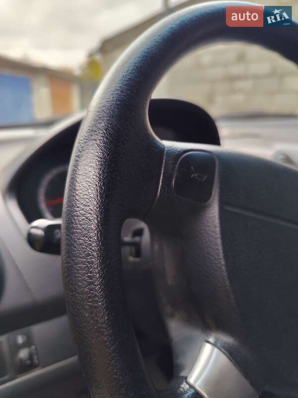 Хэтчбек Chevrolet Aveo 2008 в Киеве