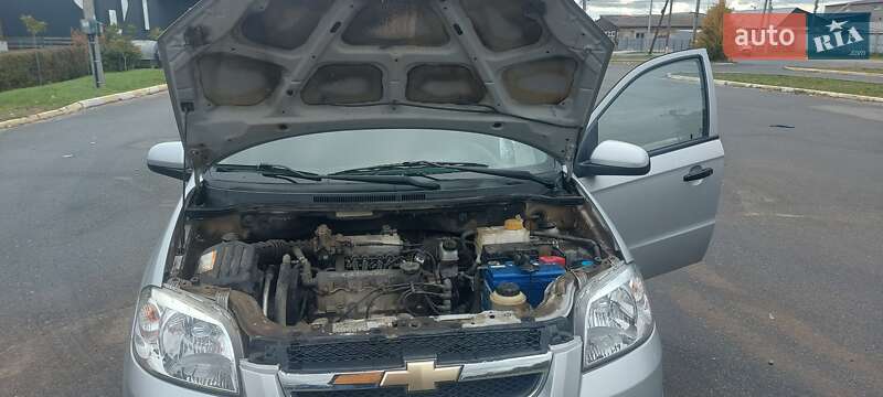 Седан Chevrolet Aveo 2006 в Буче