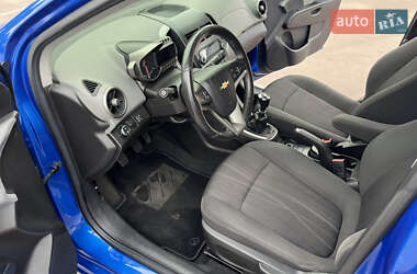 Хетчбек Chevrolet Aveo 2012 в 