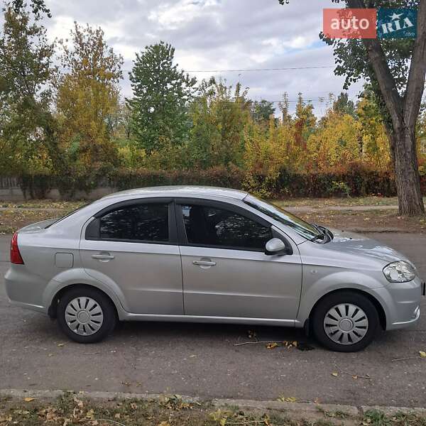 Седан Chevrolet Aveo 2007 в Никополе