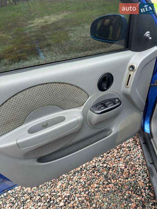 Седан Chevrolet Aveo 2005 в Киеве фото 4 Седан Chevrolet Aveo 2005 в Киеве