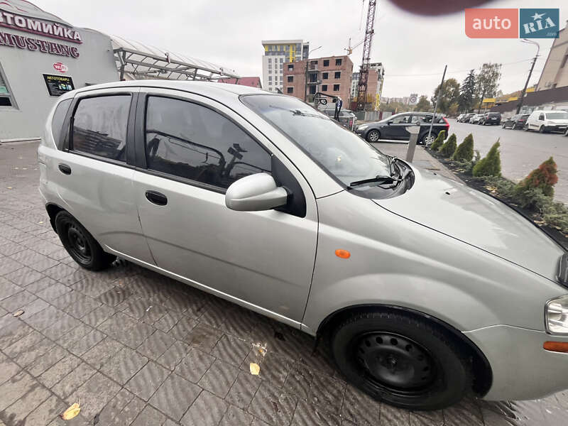 Хетчбек Chevrolet Aveo 2004 в Тернополі