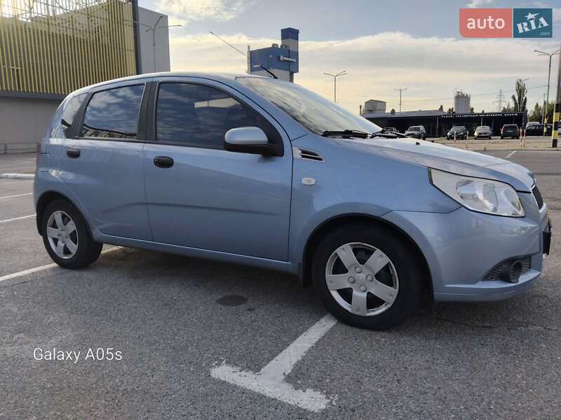 Хетчбек Chevrolet Aveo 2011 в 