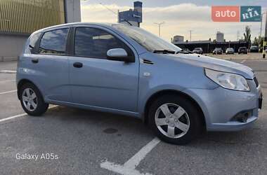 Хетчбек Chevrolet Aveo 2011 в  фото 2 Хетчбек Chevrolet Aveo 2011 в