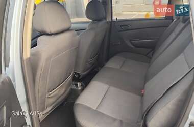 Хетчбек Chevrolet Aveo 2011 в  фото 6 Хетчбек Chevrolet Aveo 2011 в