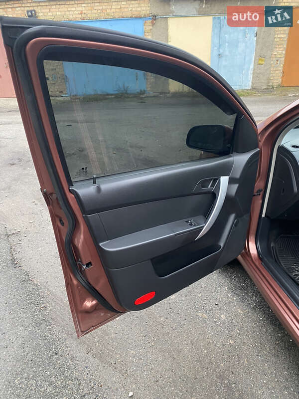 Седан Chevrolet Aveo 2011 в Софіївській Борщагівці