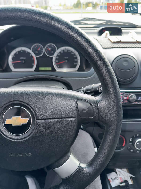 Седан Chevrolet Aveo 2011 в Киеве