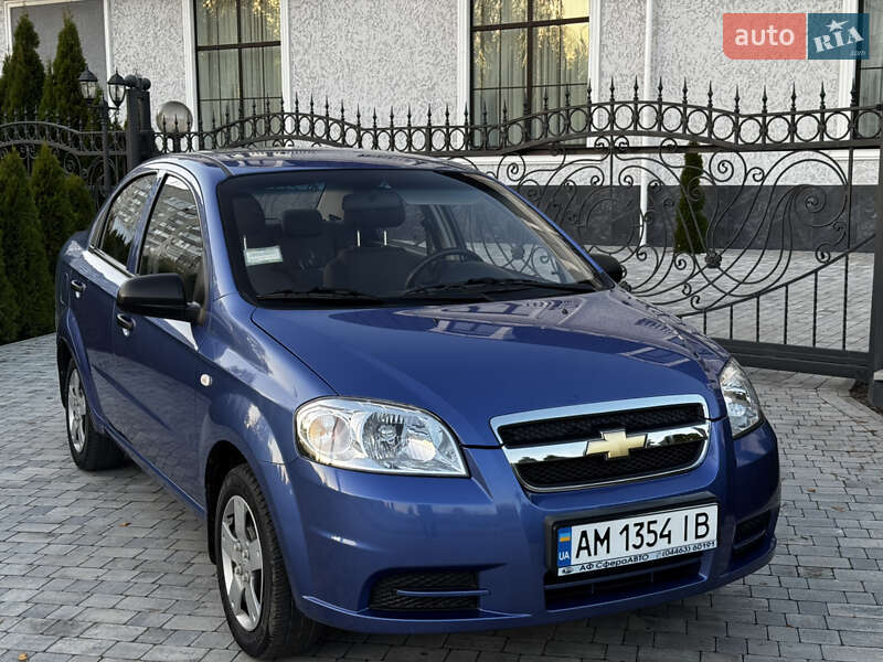 Седан Chevrolet Aveo 2008 в Виннице