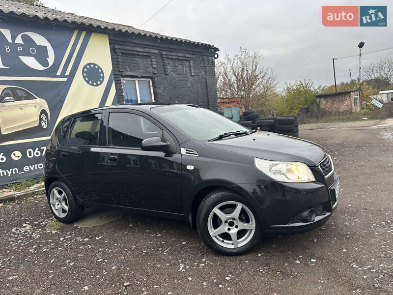 Хэтчбек Chevrolet Aveo 2009 в Нежине