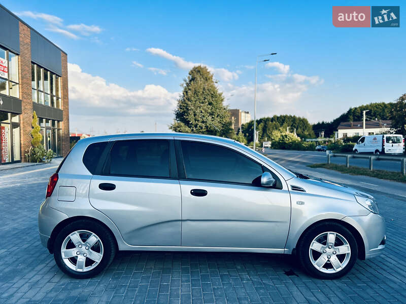 Хэтчбек Chevrolet Aveo 2008 в Виннице