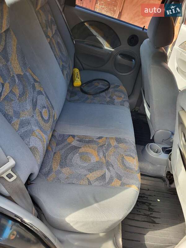 Хэтчбек Chevrolet Aveo 2005 в Хмельницком