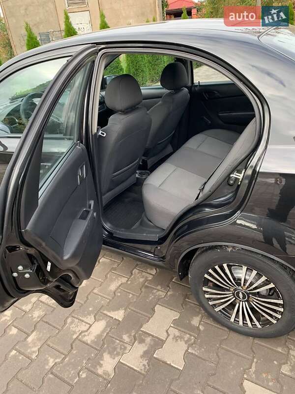 Седан Chevrolet Aveo 2007 в Кривом Роге фото 15 Седан Chevrolet Aveo 2007 в Кривом Роге