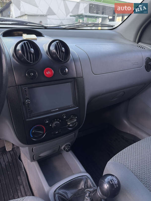 Седан Chevrolet Aveo 2005 в Чернівцях фото 3 Седан Chevrolet Aveo 2005 в Чернівцях