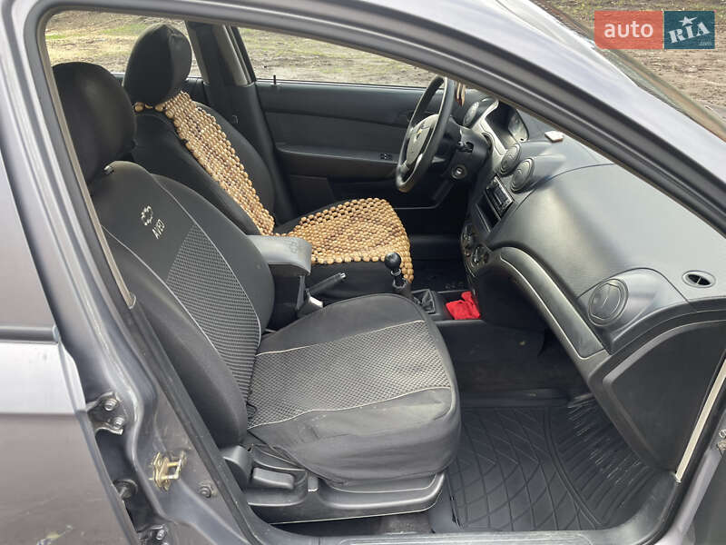 Седан Chevrolet Aveo 2006 в Новомиргороді