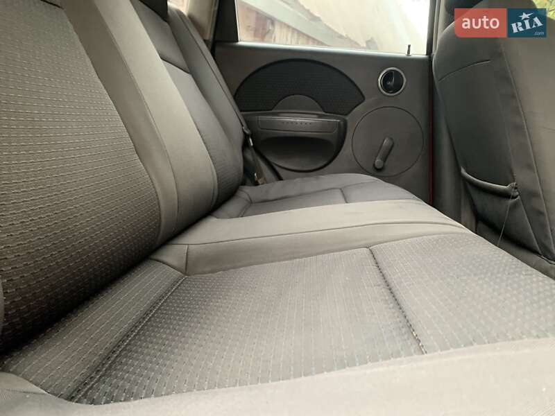 Хетчбек Chevrolet Aveo 2008 в Дніпрі