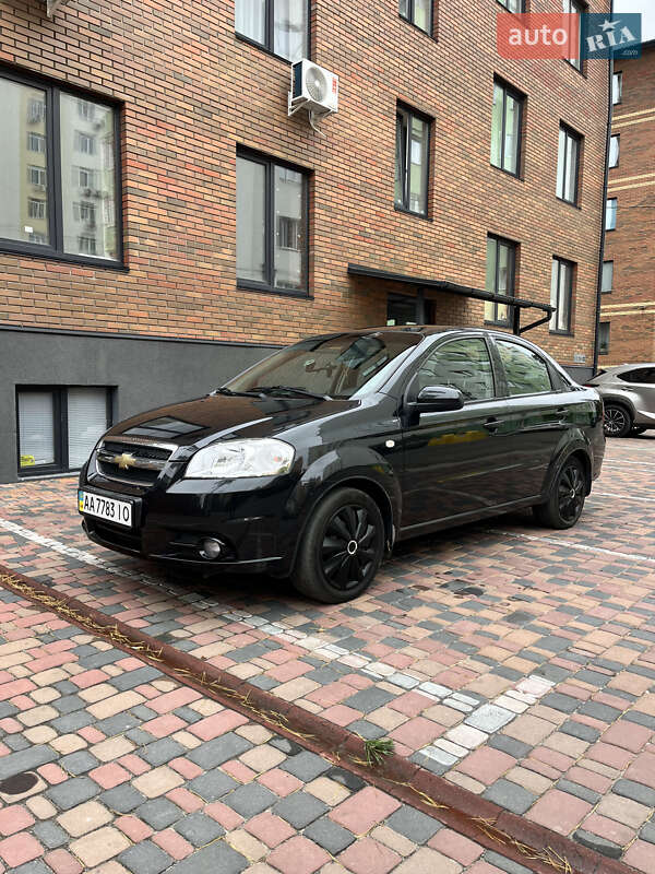 Седан Chevrolet Aveo 2010 в Киеве
