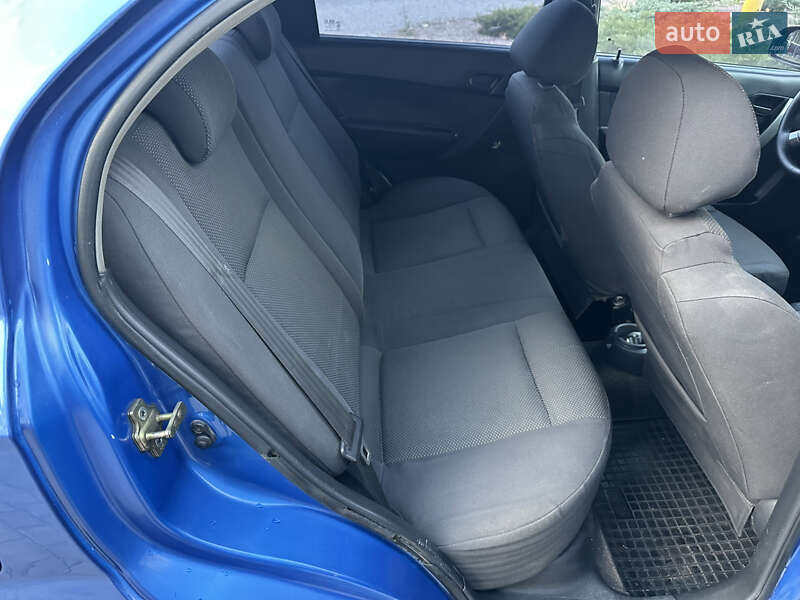 Седан Chevrolet Aveo 2007 в Каменском