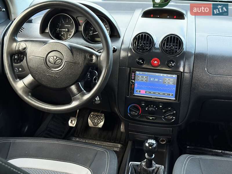 Седан Chevrolet Aveo 2005 в Николаеве фото 13 Седан Chevrolet Aveo 2005 в Николаеве