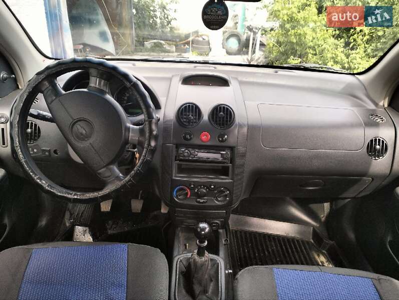 Седан Chevrolet Aveo 2005 в Запорожье фото 5 Седан Chevrolet Aveo 2005 в Запорожье
