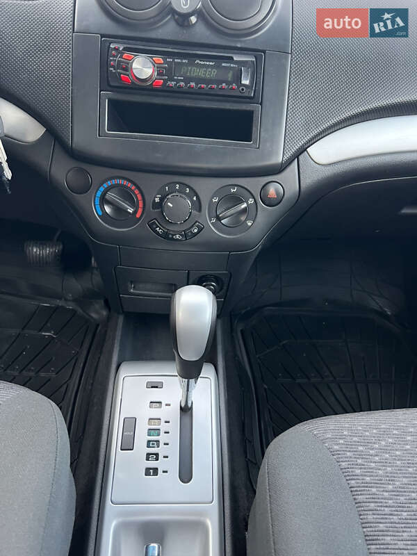 Седан Chevrolet Aveo 2011 в Апостолово